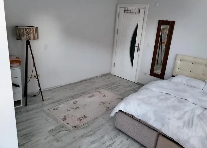 Oda ve Kahvaltı Orman icinde villada oda 1 *